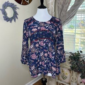 New Directions floral key hole peplum blouse A2-29